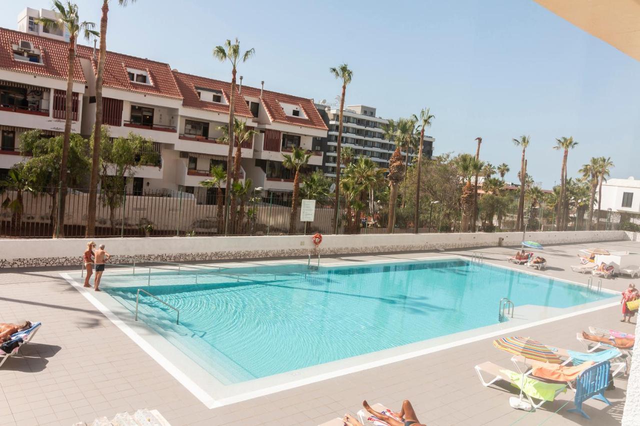 Homeforguest Modern And Recently Renovated Apartment In Arona Arona  Eksteriør bilde