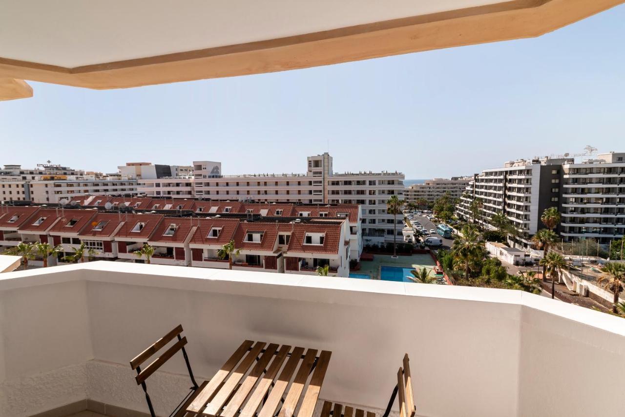 Homeforguest Modern And Recently Renovated Apartment In Arona Arona  Eksteriør bilde