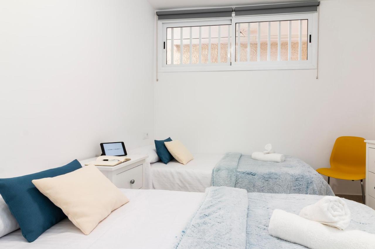 Homeforguest Modern And Recently Renovated Apartment In Arona Arona  Eksteriør bilde